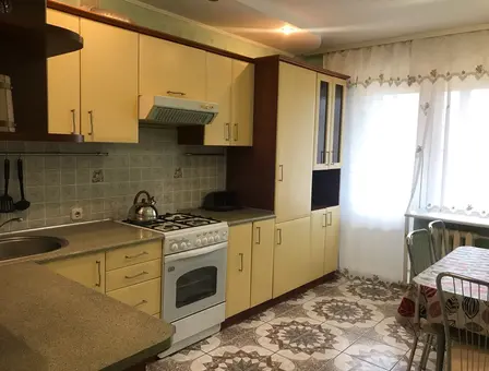 Двухкомнатная квартира на сутки в Солигорск, ул. Октябрьская 10